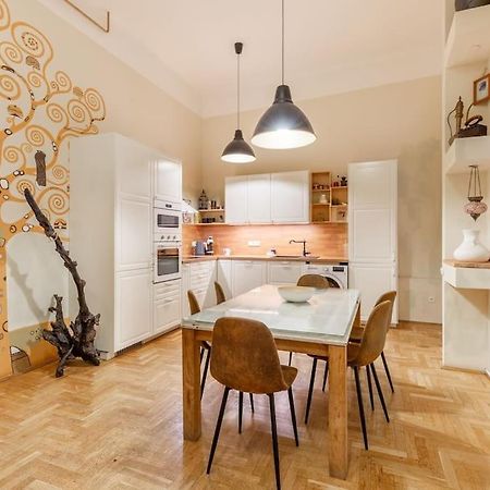 Bourgeois Boheme Apt. 88 M² City Center Budapest Kültér fotó
