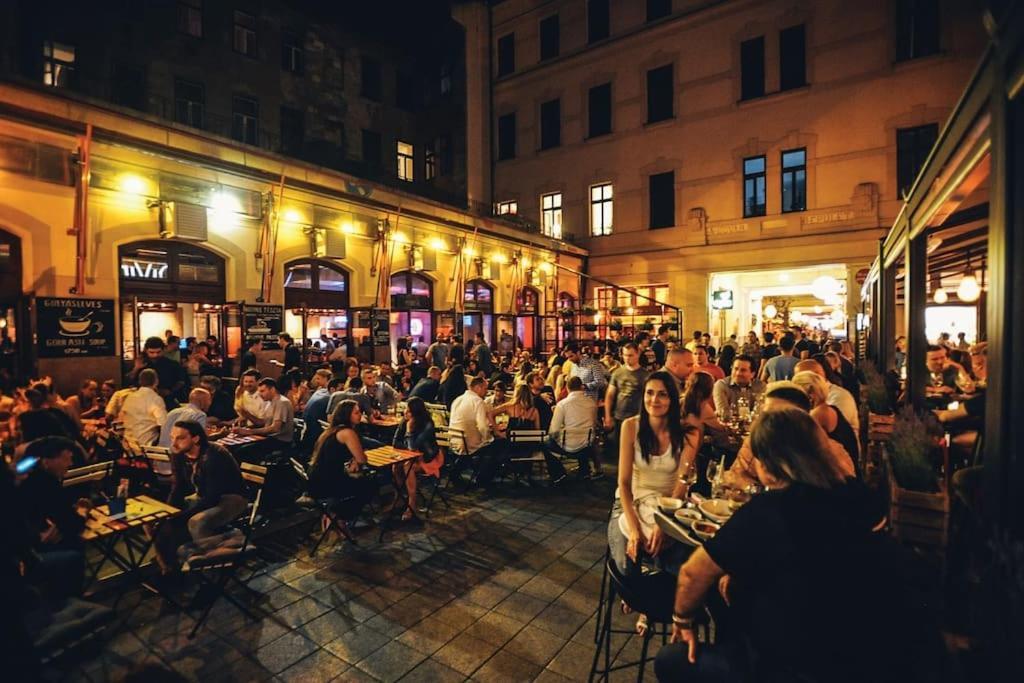 Bourgeois Boheme Apt. 88 M² City Center Budapest Kültér fotó