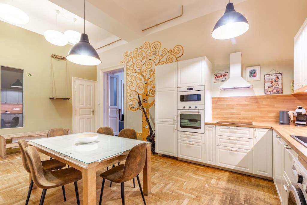 Bourgeois Boheme Apt. 88 M² City Center Budapest Kültér fotó